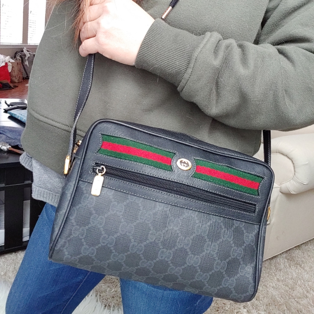 Authentic Vintage Gucci GG Monogram Supreme Sherry Web Ophidia Camera Crossbody